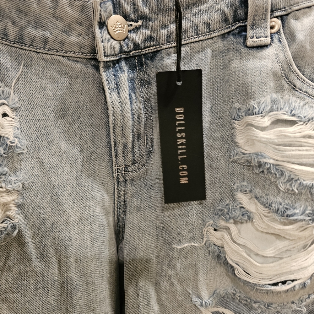 NWT 🏷 shredded Cargo denim shorts - Picture 3 of 8